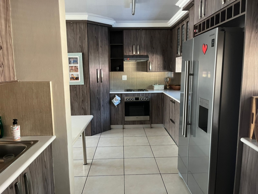 To Let 3 Bedroom Property for Rent in Langenhovenpark Free State